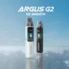 ARGUS G2 主機 - 30W 順滑體驗 (GO SMOOTH) VOOPOO ARGUS G2 阿格斯 G2 電子煙主機形象主圖。展示珍珠白與磨砂黑雙機型,背景為藍天水面,強調 "GO SMOOTH" 順滑口感。螢幕清晰顯示 30W 輸出與 Gene AI 晶片介面。
