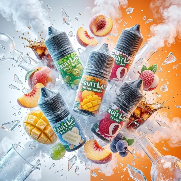 FruitLab 水果實驗室煙油 - 冰爽果香丁鹽合集 30ml FruitLab 水果實驗室 尼古丁鹽煙油合集主圖。多個帶有不同口味標籤(綠豆、荔枝、芒果、老冰棍、可樂)的黑色瓶子(30ml/30mg)懸浮於充滿冰塊、飛濺果汁、濃郁白霧與實驗室玻璃器皿的魔幻背景中。強調其專為小煙設備優化的順滑丁鹽配方與令人難以抗拒的冰爽果香體驗。現正推出買五送一優惠,替煙過渡首選。