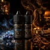 TNT 煙油煙草系列 藍莓冰與濃縮菸草主圖 TNT 煙油 30ml 主圖,展示 Freeze Blueberry 與 Concentrated Tobacco 瓶身,搭配藍莓、冰塊、菸草葉、雪茄、煙霧與復古酒吧背景